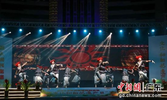 跟着《瑶族舞曲》去旅行系列活动之2025年连南瑶族自治县“文化和自然遗产日”系列活动现场。 连南融媒体中心 供图