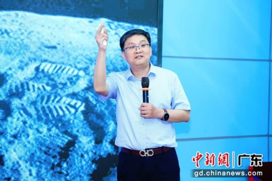 徐义刚院士是地幔岩石学和深地科学研究专家。主办方 供图